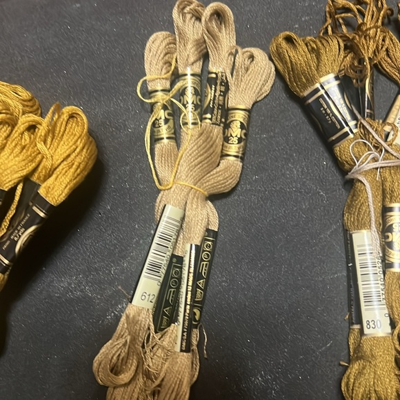 DMC embroidery yarn Made in France 50 skeins - Picture 6 of 9